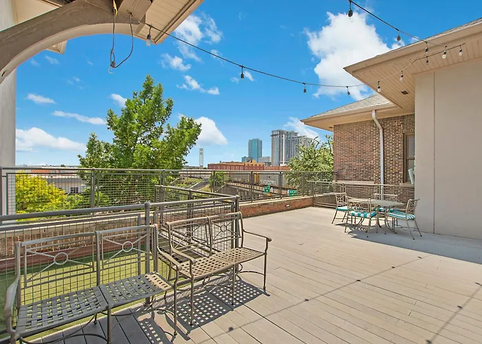 Cowboy Live, Laugh, & Loft Worth 2 Bedroom Loft Downtown