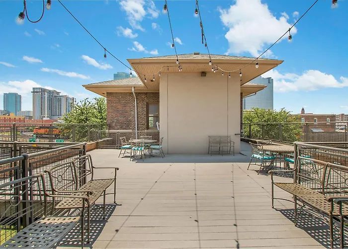 Cowboy Live, Laugh, & Loft Worth 2 Bedroom Loft Downtown Apartment