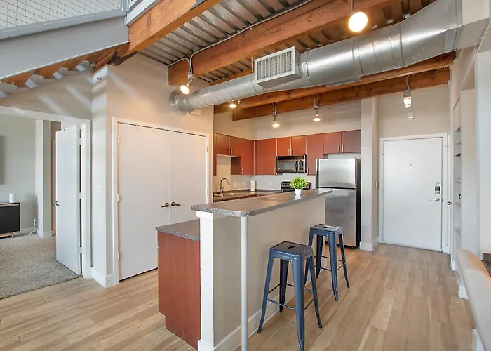 Cowboy Live, Laugh, & Loft Worth 2 Bedroom Loft Downtown