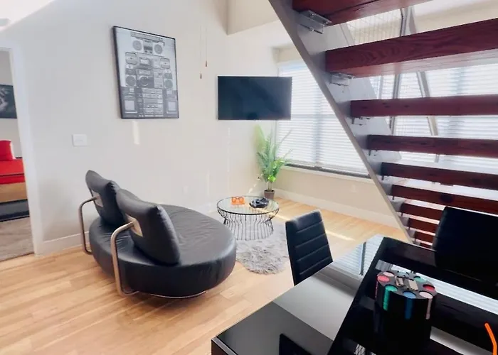 Cowboy Live, Laugh, & Loft Worth 2 Bedroom Loft Downtown *